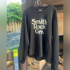 Nike ACG Smith Rock Ore. Black Long Sleeve Large